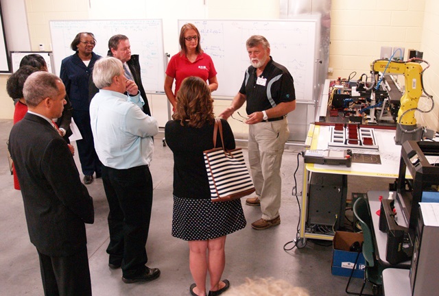Local Community and Industry Leaders tour Siemens Level I Classroom